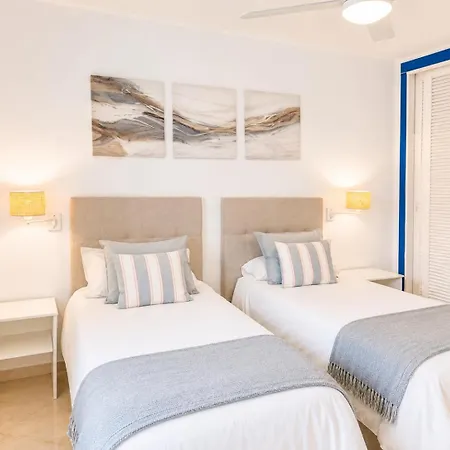 Penthouse With Seaviews By Kura Homes *